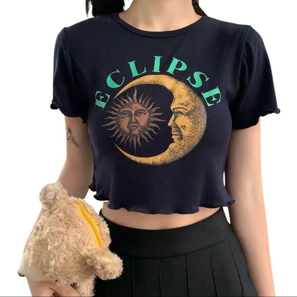 Black Celestial Sun Short Sleeve Cropped Top NEW - Picture 1 of 4